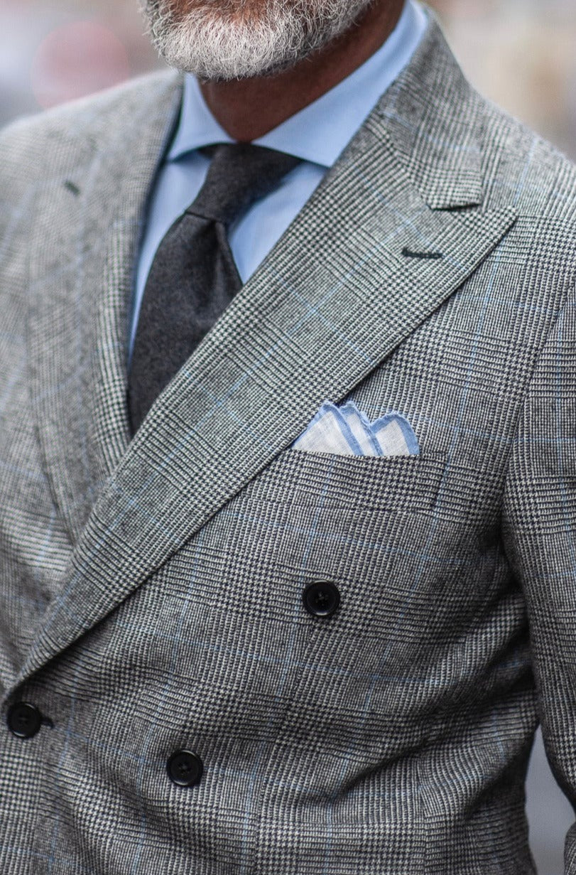 grey prince of wales double breast suit, double breasted suit, grey prince of wales suit, gurkha trousers, costume croisé gris, costume prince de galles gris, abito doppiopetto principe di galles, pantalon gurkha