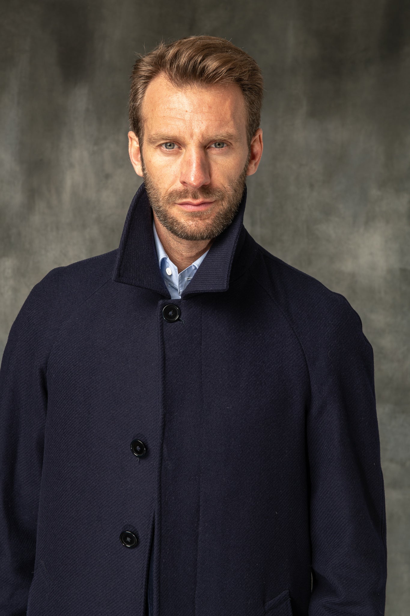 Manteau Raglan bleu en laine Loro Piana – Made in Italy