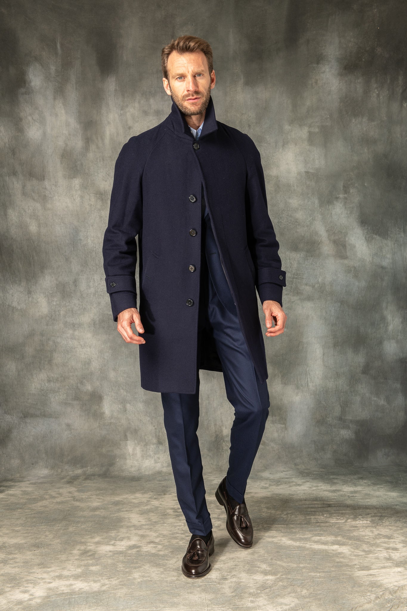 Manteau Raglan bleu en laine Loro Piana – Made in Italy