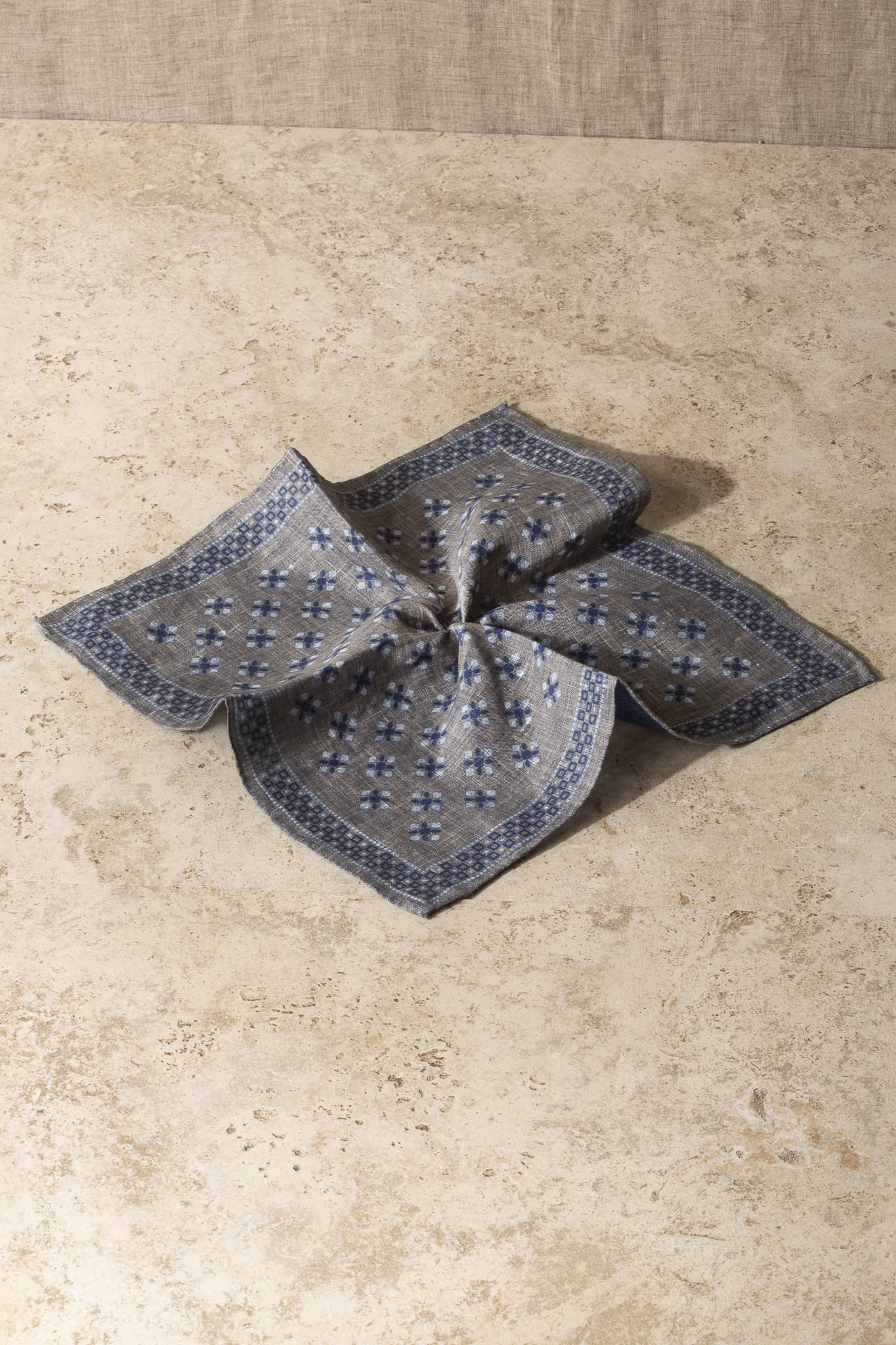 Taupe and blue linen reversible pocket square - Hand made in Italy