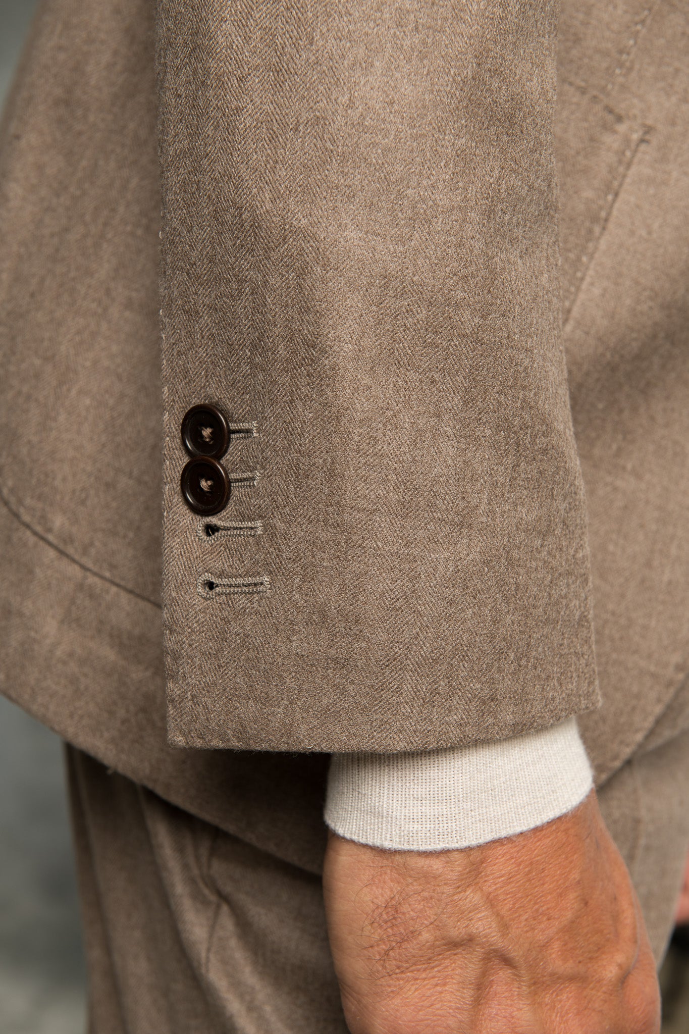 Taupe suit in LORO PIANA Pecora Nera® wool –  Made in Italy